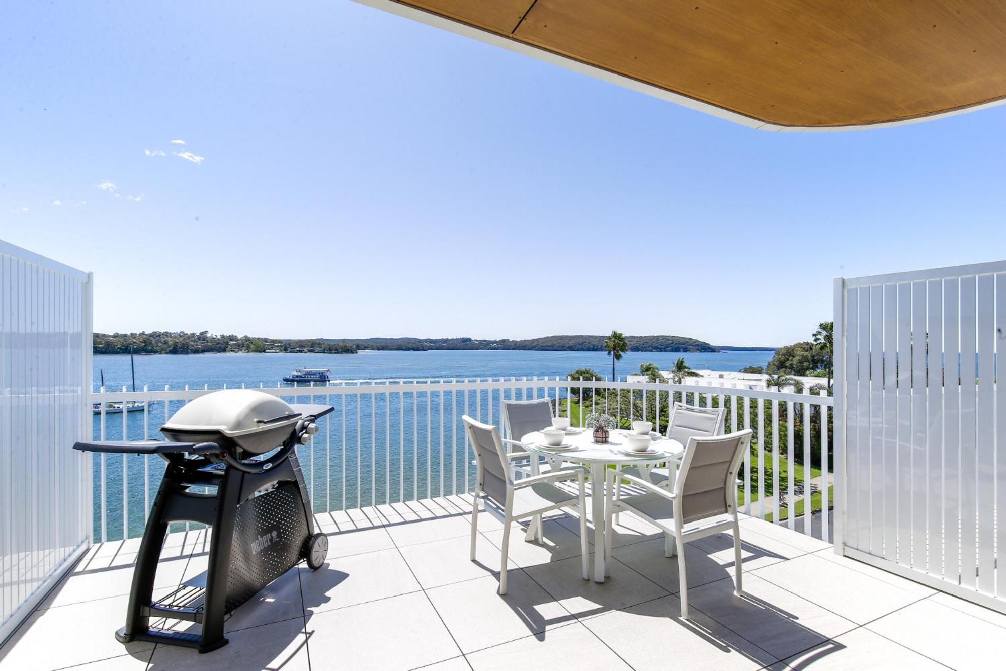 Ferienwohnung Lavish Coastal 2-Bed With Stunning Ocean Views Batemans Bay Exterior foto